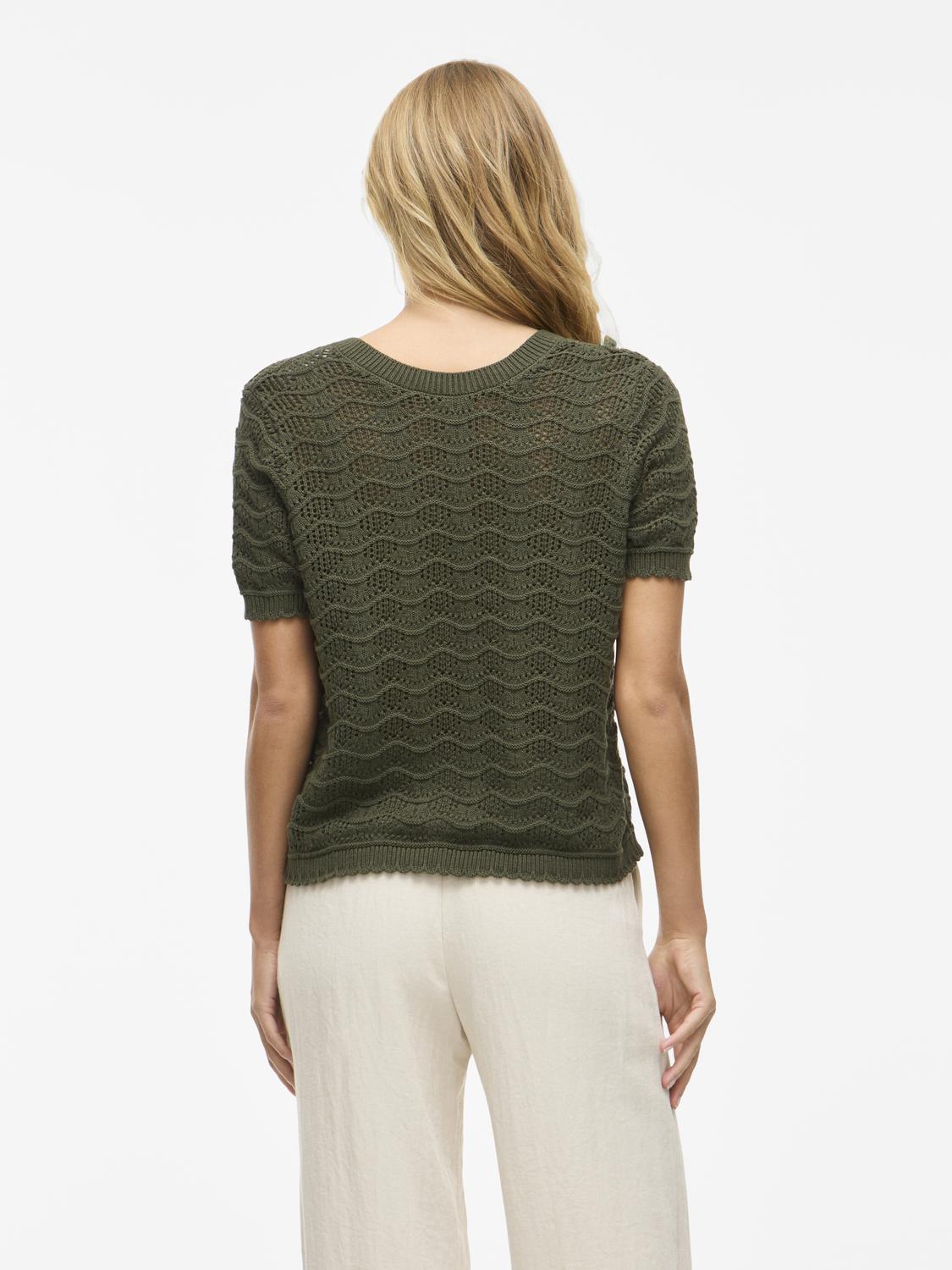 model_shot-back
