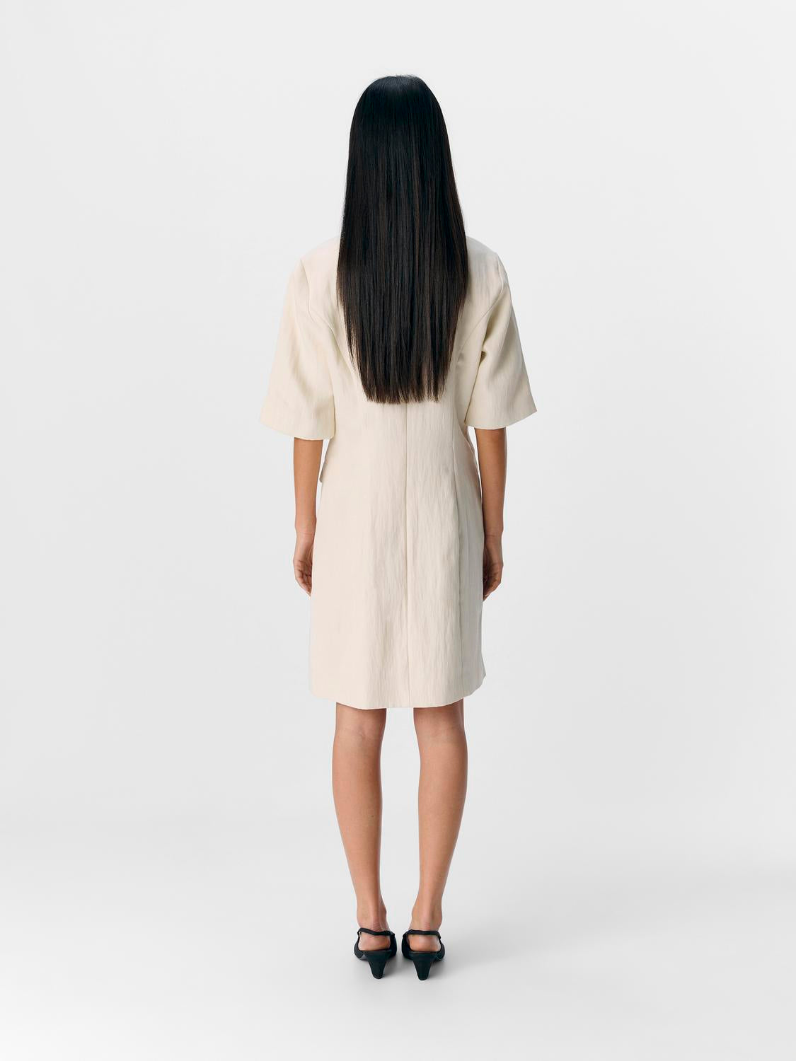 model_shot-back