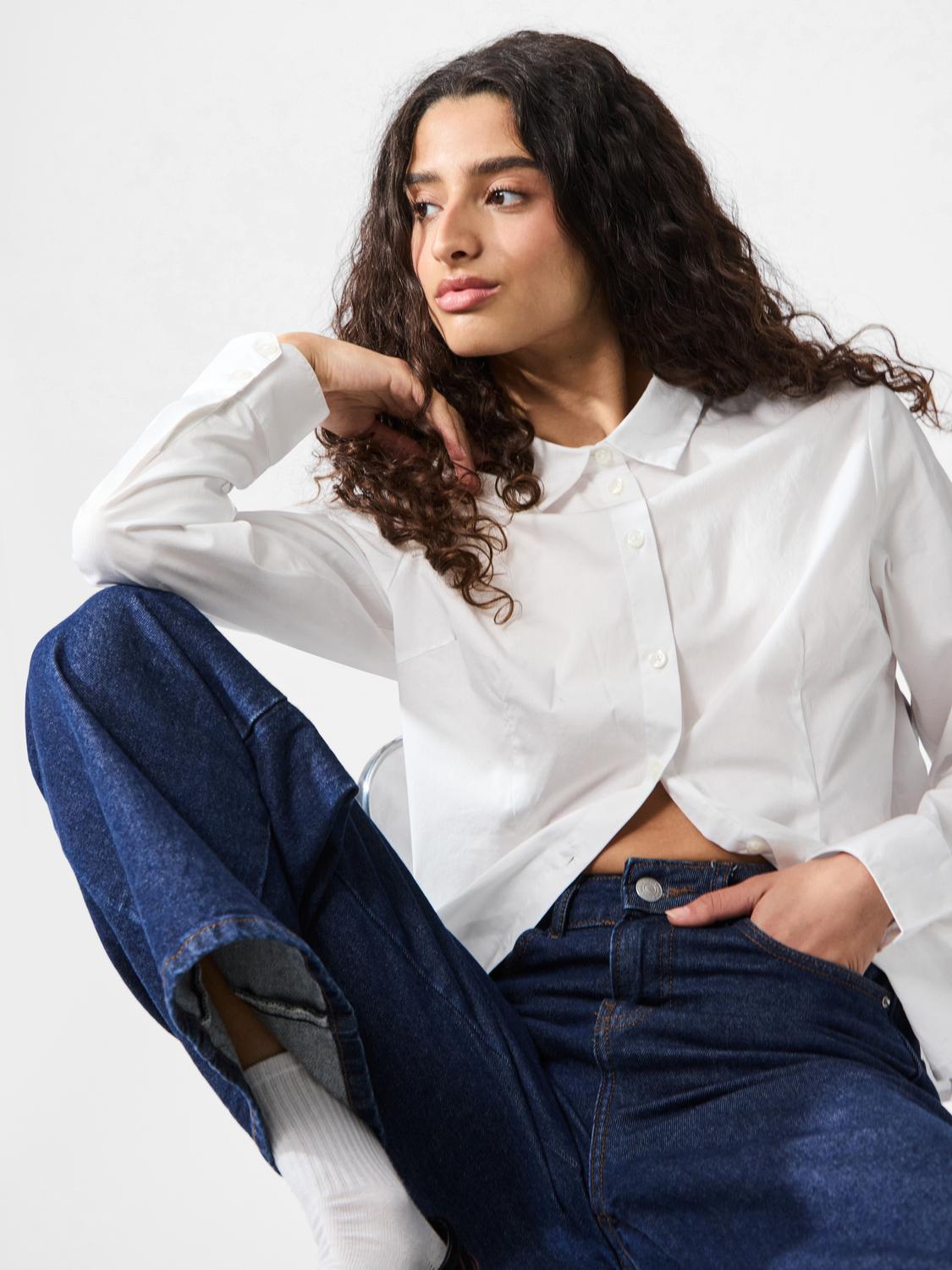 model_shot-creative