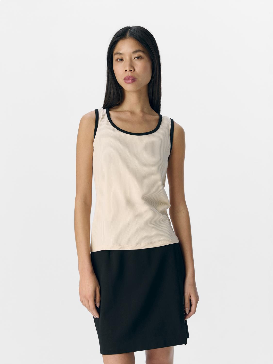 model_shot-front
