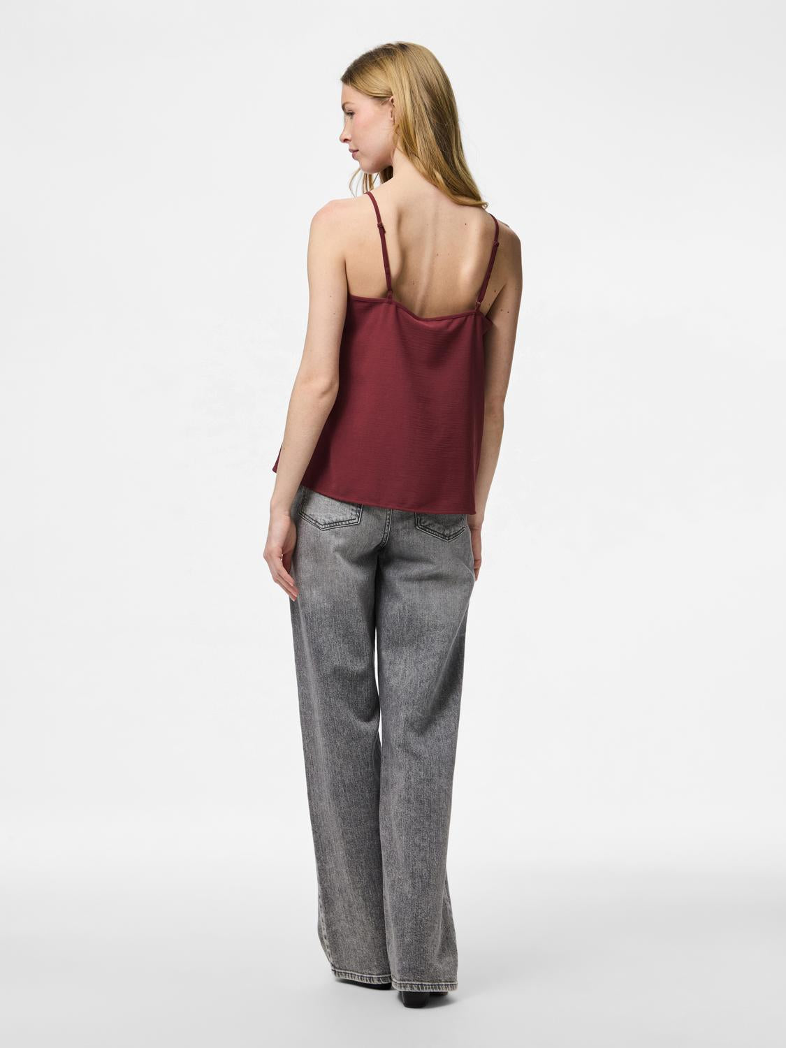 model_shot-back