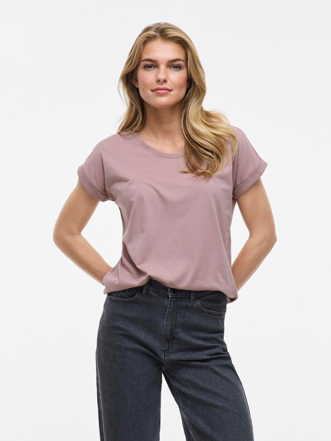 model_shot-front