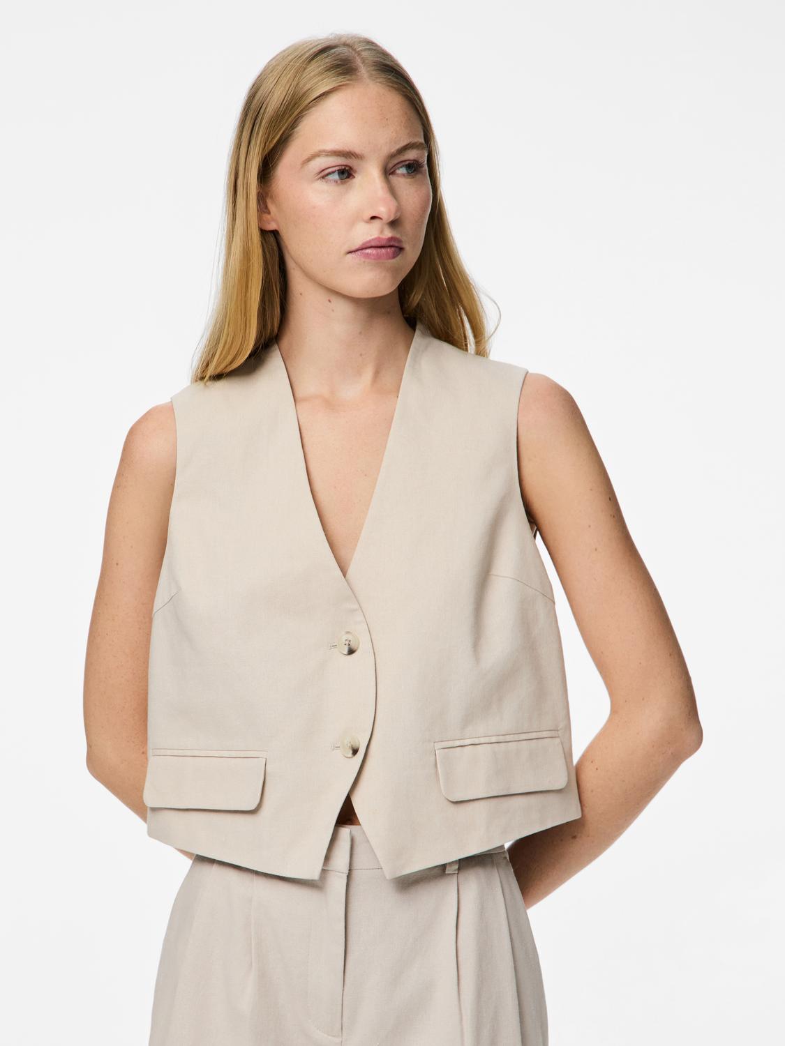 model_shot-front