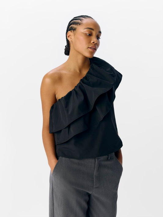 model_shot-front