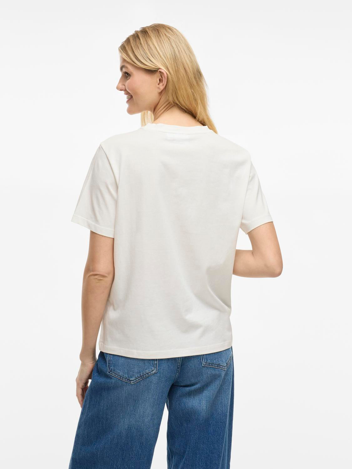 model_shot-back