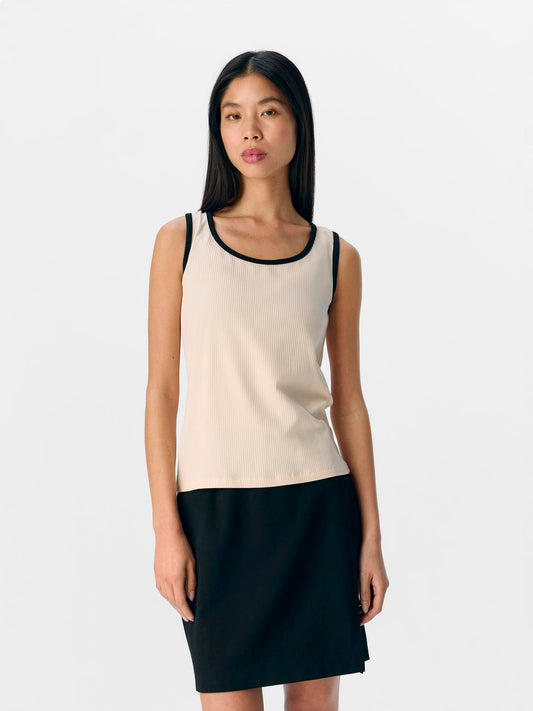 model_shot-front